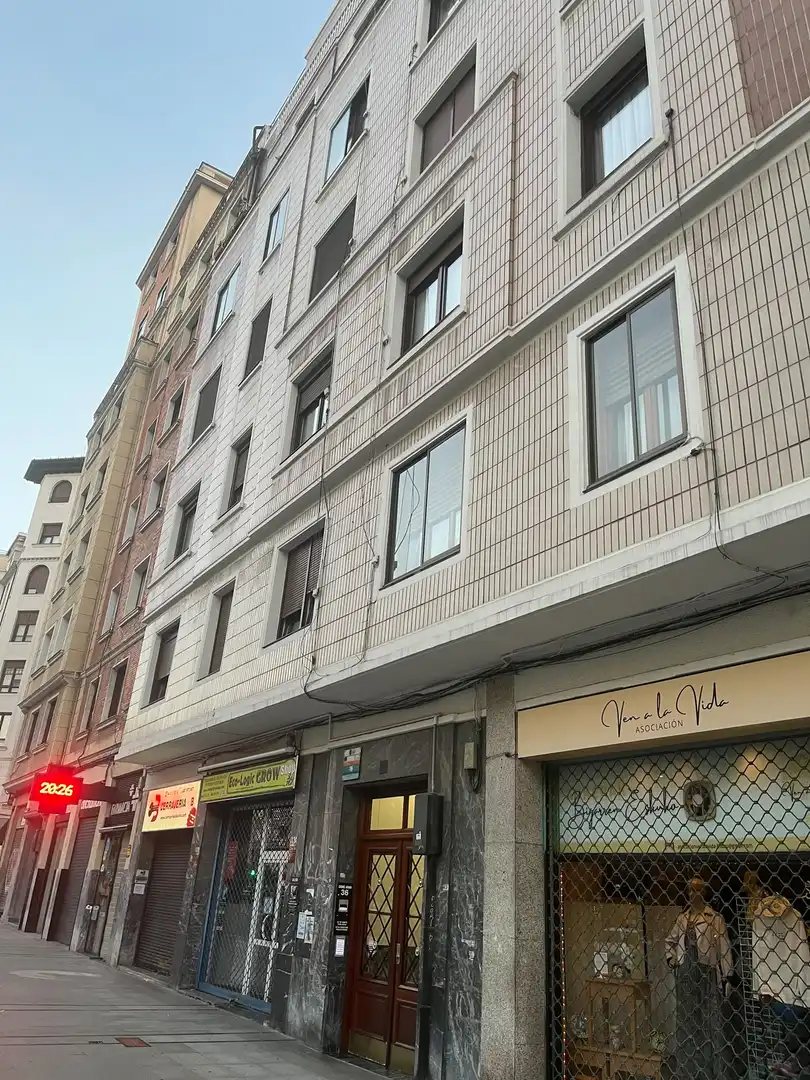 Flat with lift for sale in Sabino Arana Etorbidea