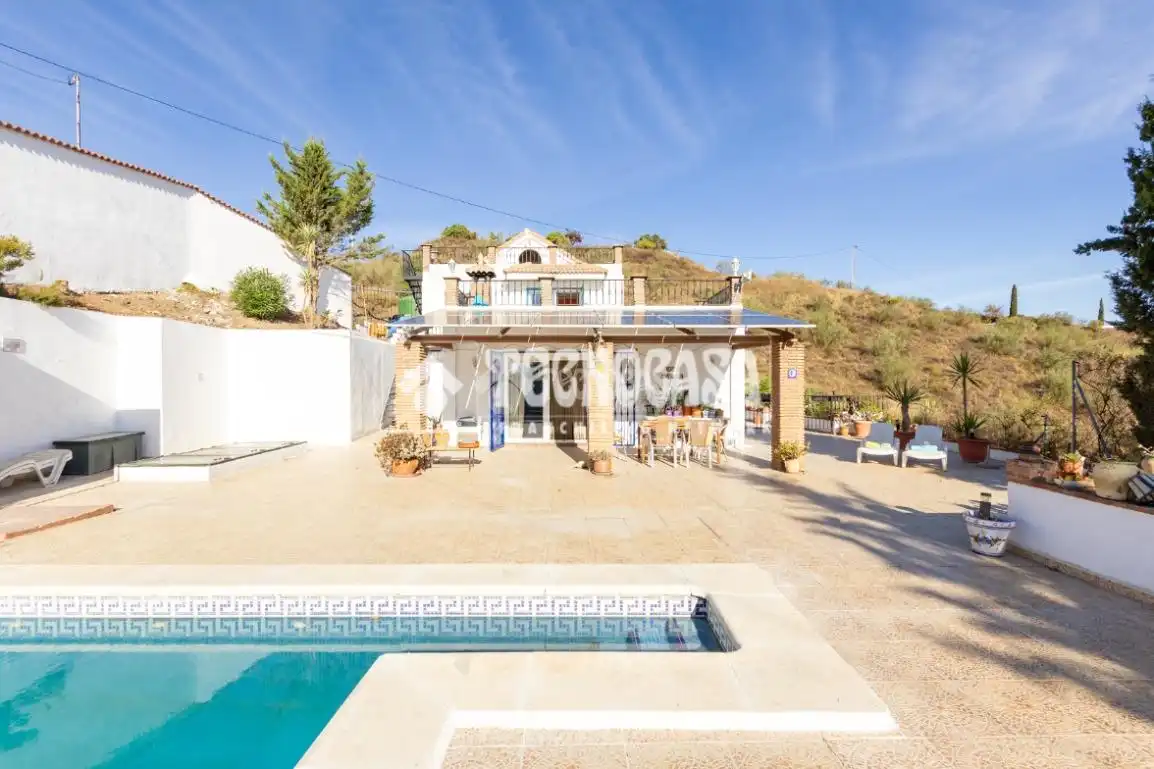 Exterior view of Country homes for sale in Iznate, Málaga