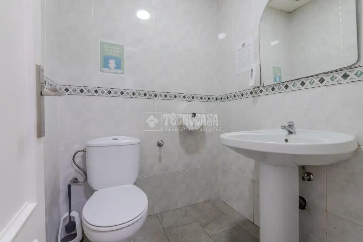 Baño de Local en venta en Salobreña