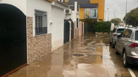 Foto 2 de Casa adosada en venda a Avenida Juan Carlos I, 40, Centro, Bormujos