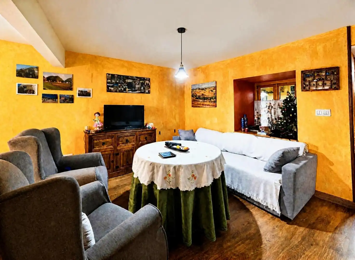 Sala d'estar de Casa o xalet en venda en Jarandilla de la Vera amb Aire condicionat, Calefacció i Terrassa