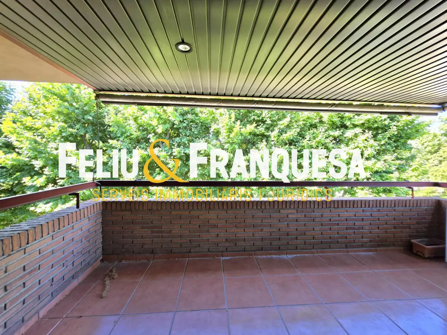 Dachboden zum Verkauf in Sant Cugat del Vallès mit Heizung, Privatgarten und Terrasse