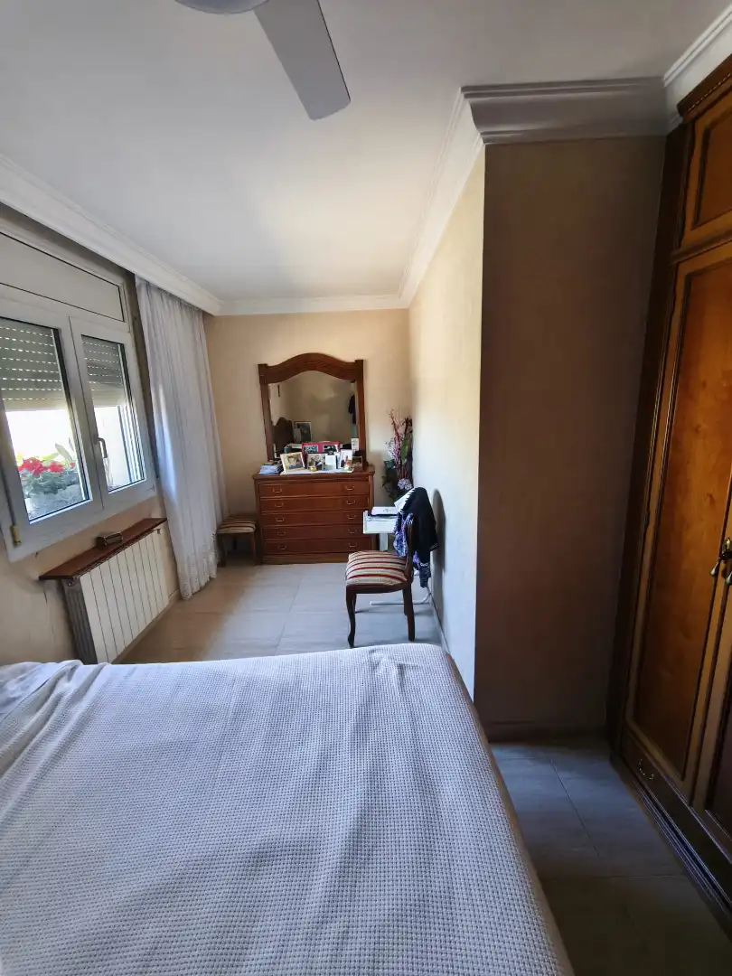 Dormitori de Àtic en venda en Girona amb Aire condicionat, Calefacció i Terrassa