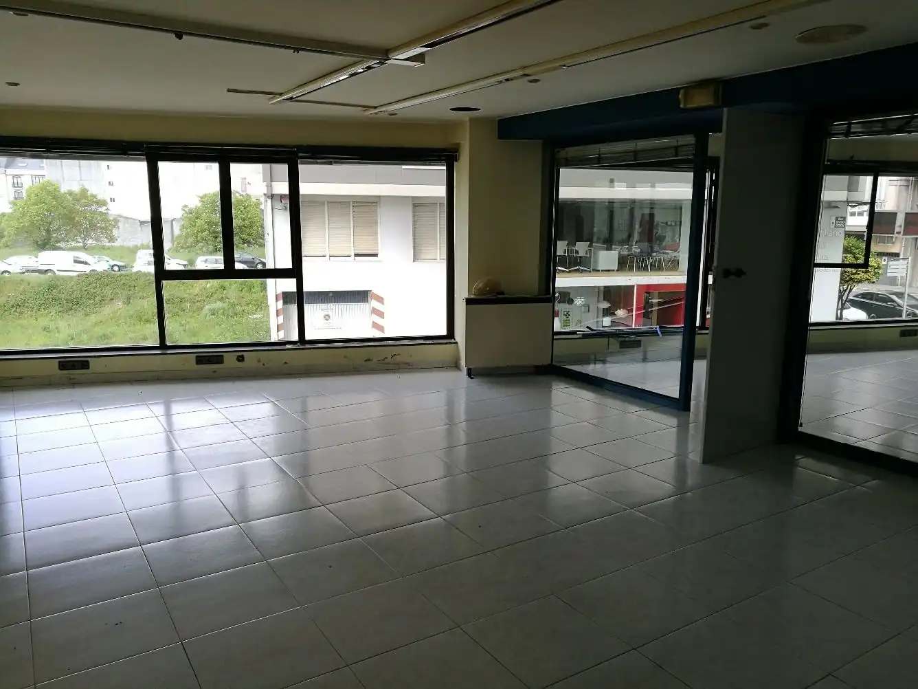 Oficina en venda a Carballo