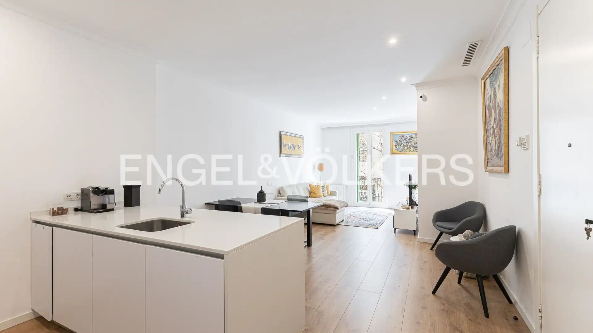 Sala de estar de Piso en venta en  Barcelona Capital con Calefacción, Parquet y Balcón