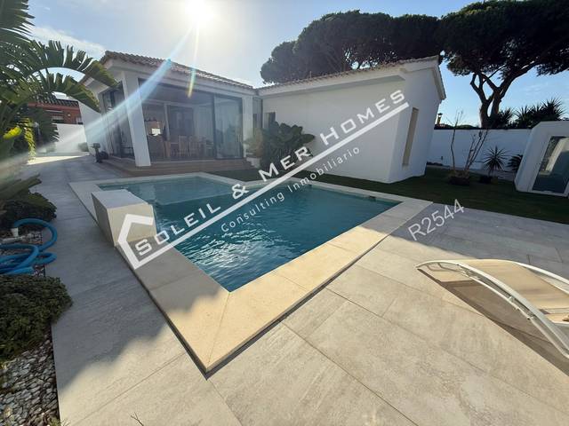 Casa-chalet en Venta en Calle Balbaina en Valdelagrana