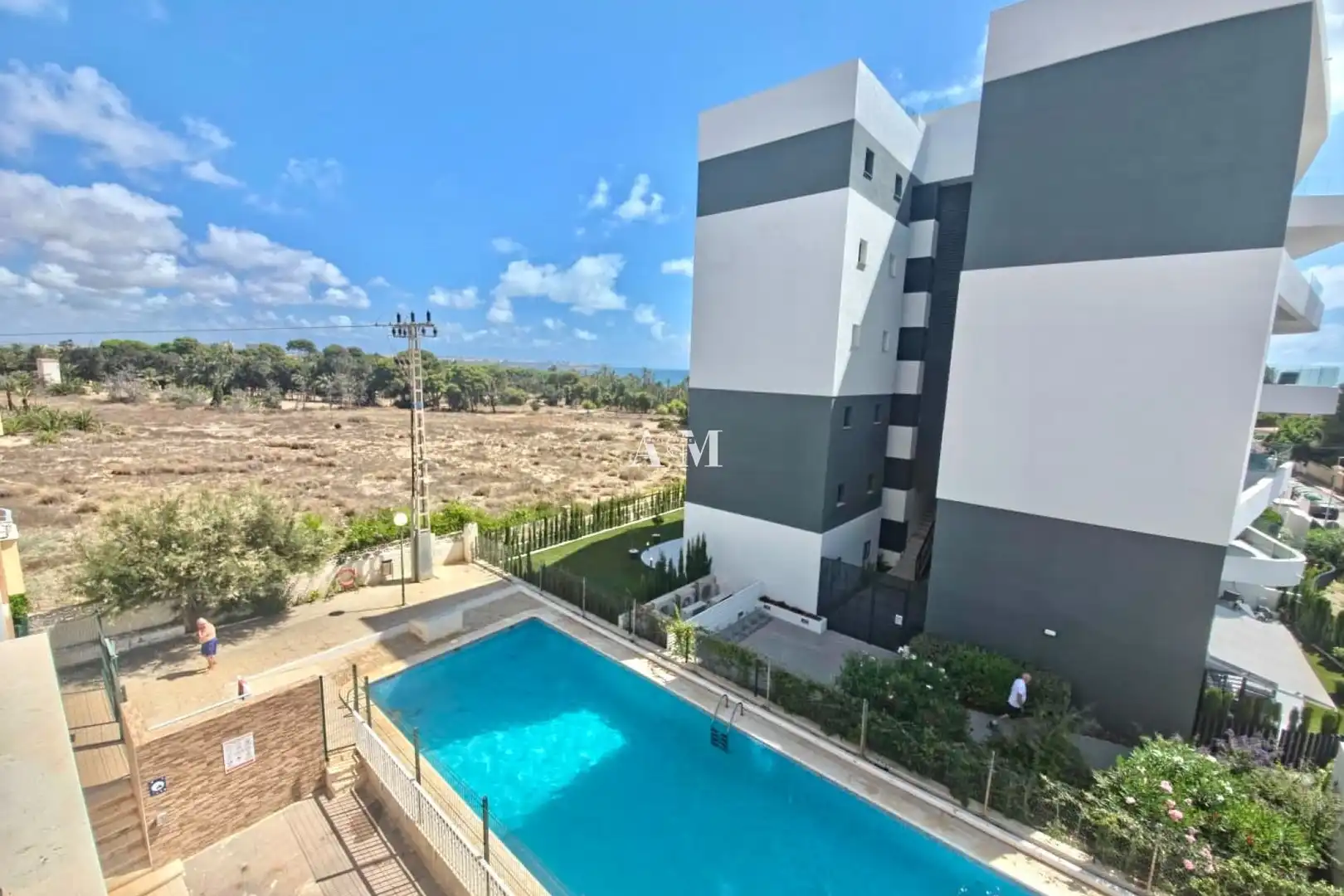 Schwimmbecken von Wohnung zur Miete in Torrevieja mit Heizung, Terrasse und Schwimmbad