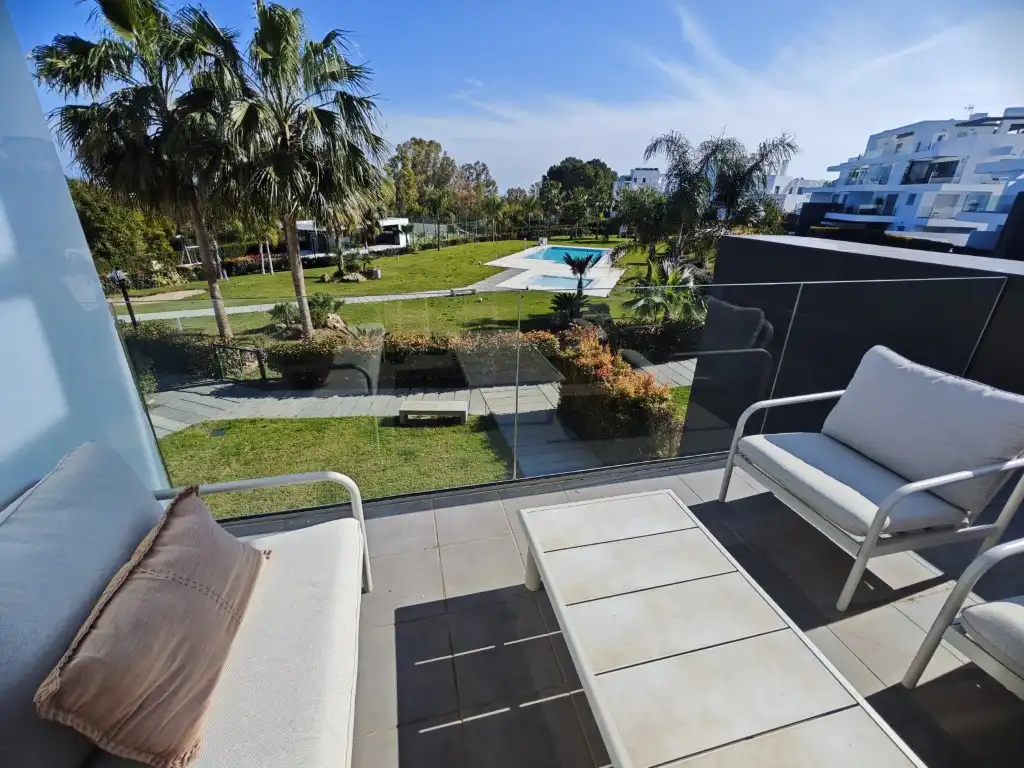 Apartament en venda a Calle Pico Alcazaba, imagen 2