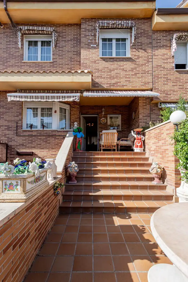 Detached homes for sale in Valdemoro  with Heating, Storage room and Community pool