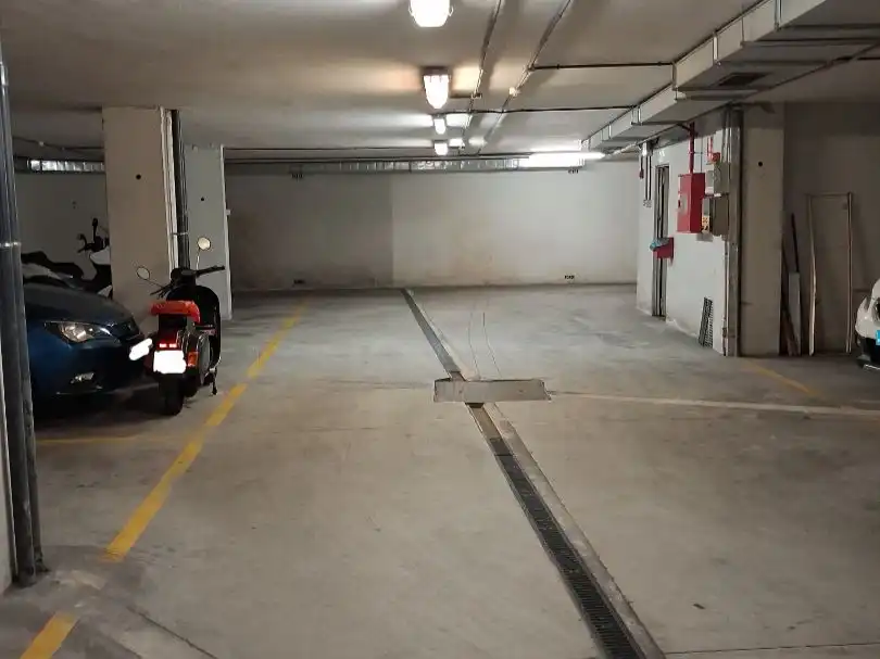 Parking de Garaje de alquiler en Oviedo 