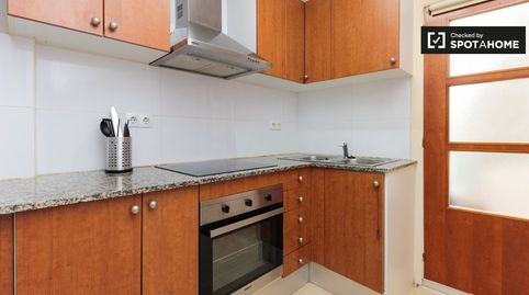 Piso de 2 habitaciones en alquiler en Sant Antoni, Barcelona., imatge 2