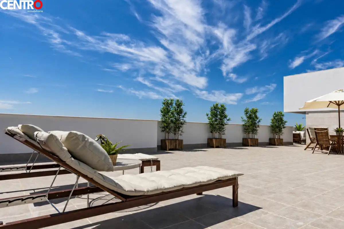 Terraza de Piso en venta en Huétor Vega con Aire acondicionado, Calefacción y Jardín privado