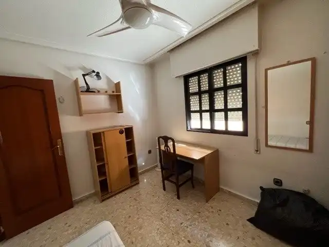 Habitación de Piso en venta en Murcia con Aire acondicionado, Trastero y Amueblado