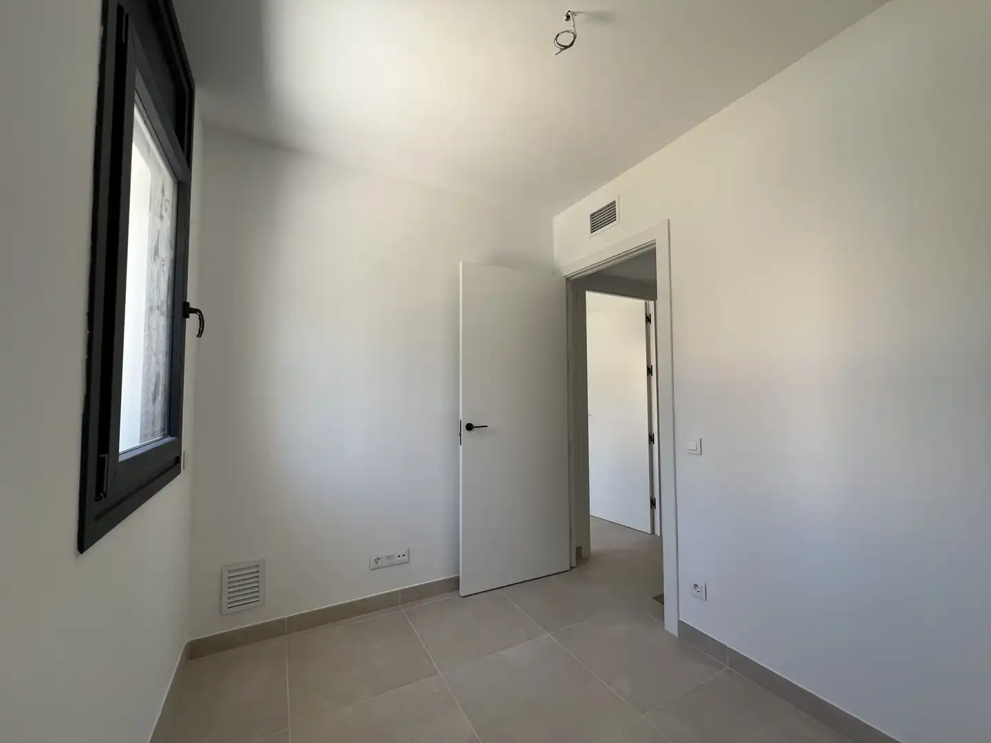 Schlafzimmer von Einfamilien-Reihenhaus zum Verkauf in Altafulla mit Klimaanlage, Heizung und Terrasse