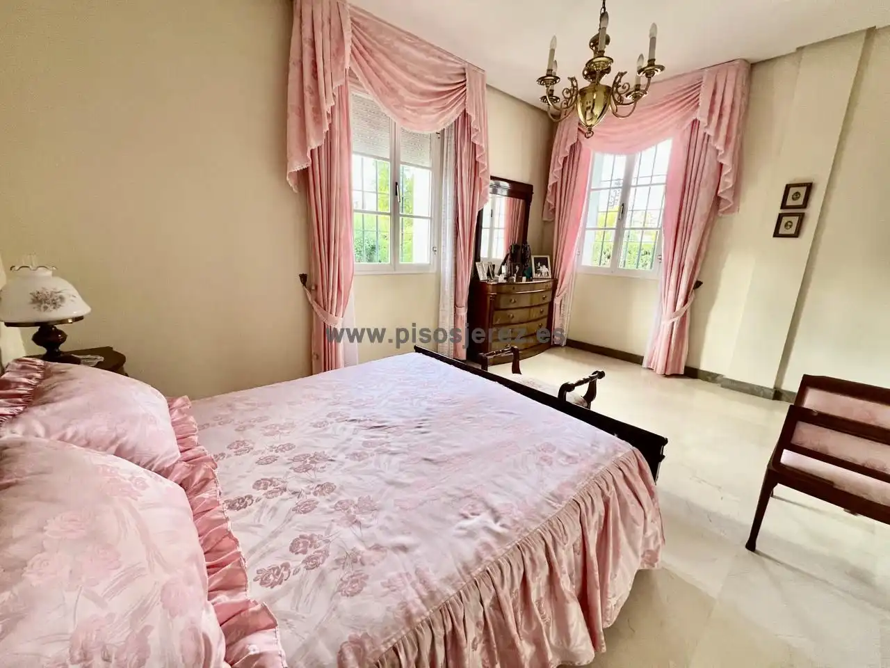 Bedroom of Houses for sale in Jerez de la Frontera