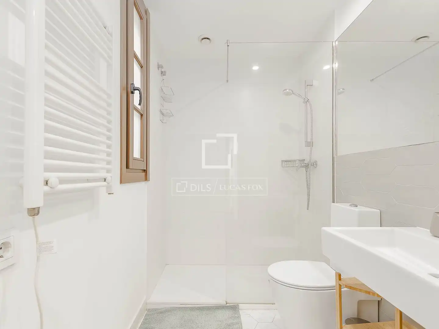 Baño de Ático en venta en Barcelona con Aire acondicionado, Parquet y Terraza
