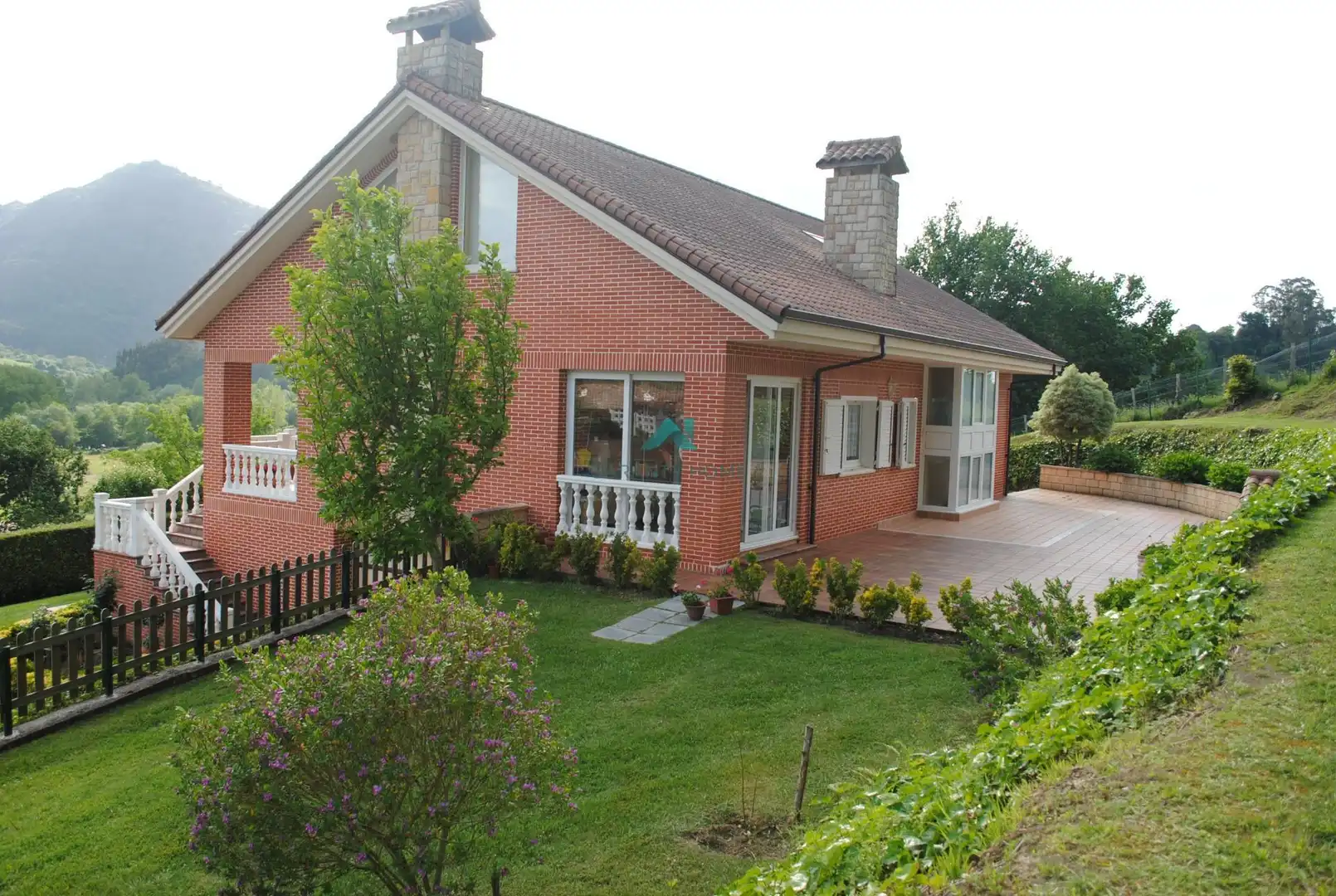 Vista exterior de Casa o xalet en venda en Ampuero amb Calefacció, Jardí privat i Terrassa
