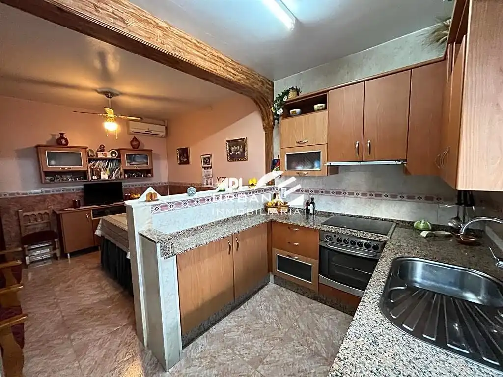 Cuina de Casa o xalet en venda en Lucena amb Aire condicionat, Terrassa i Traster