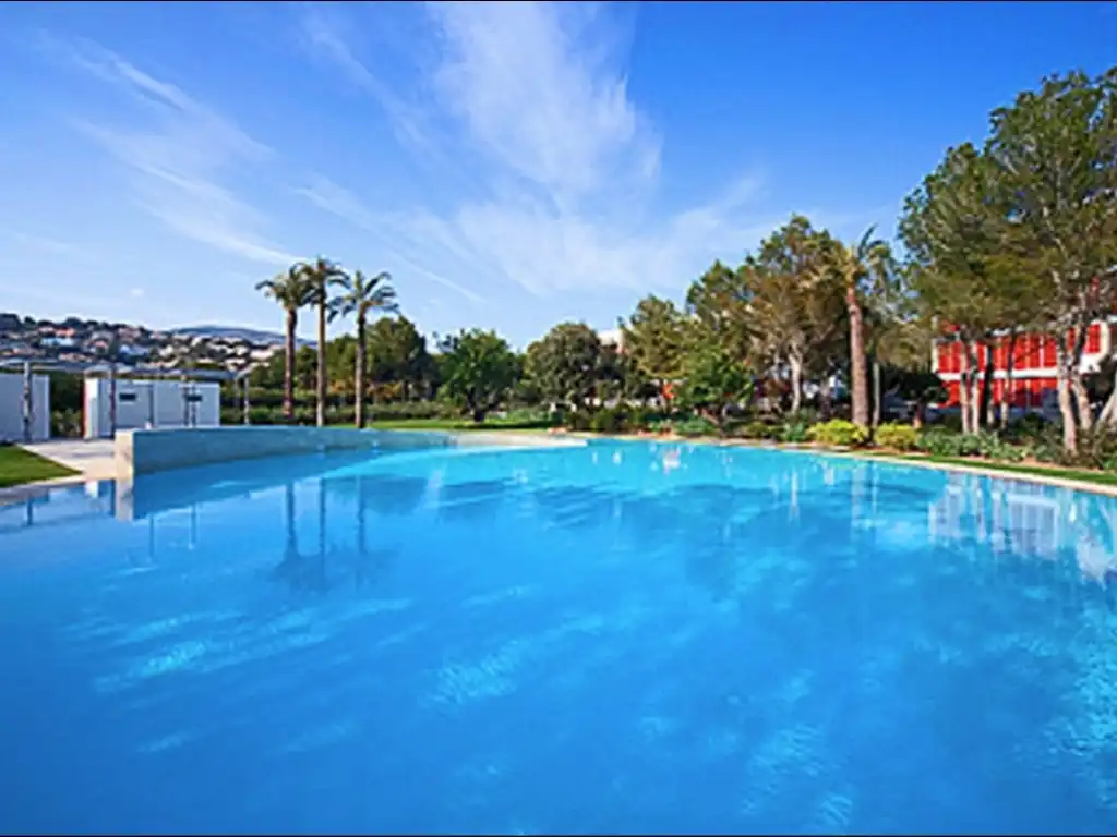 Piscina de Apartamento de alquiler en Calvià con Aire acondicionado, Jardín privado y Terraza