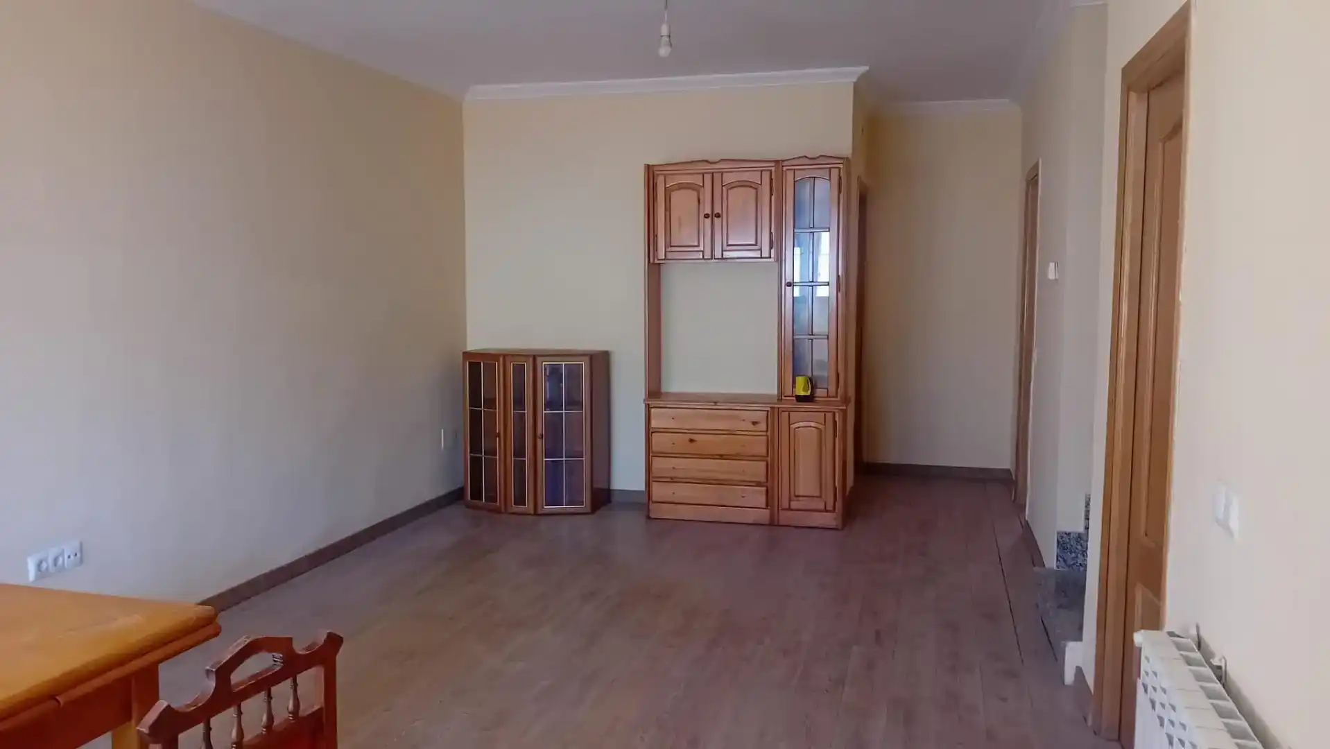 Sala d'estar de Casa adosada en venda en Las Mesas   amb Jardí privat, Moblat i Balcó
