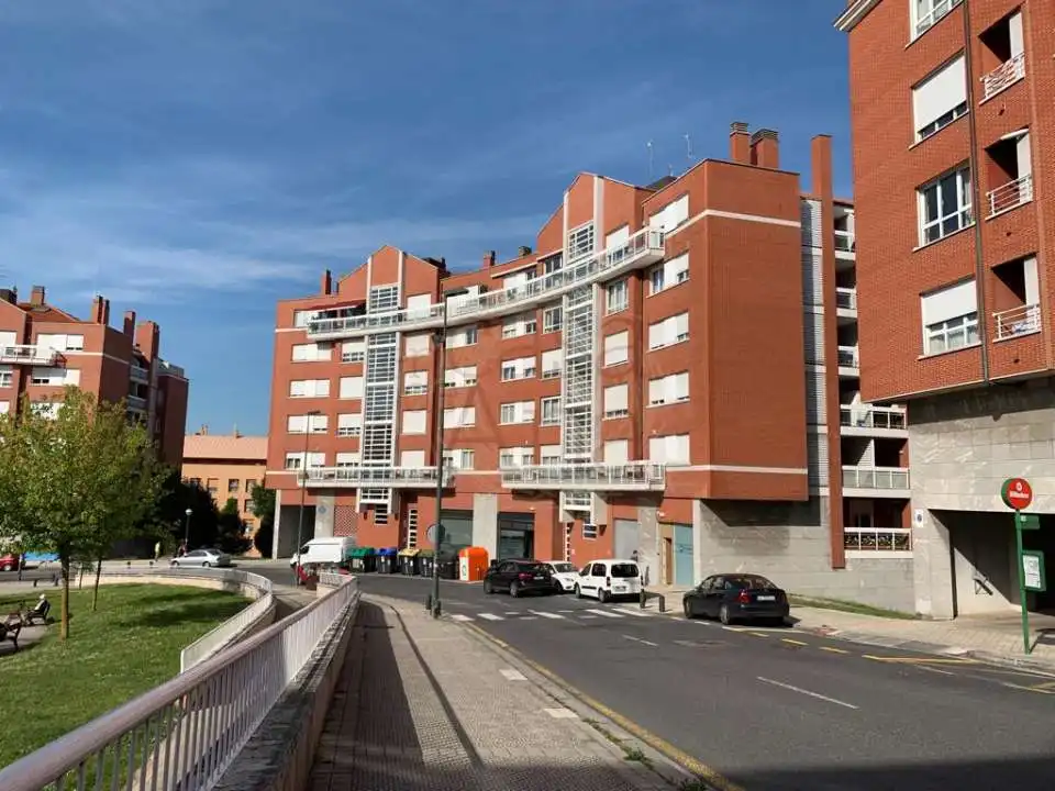 Vista exterior de Local de alquiler en Bilbao 