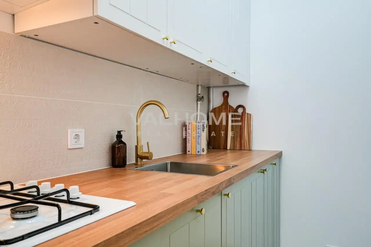 Küche von Wohnungen zum Verkauf in Barcelona mit Klimaanlage, Heizung und Balkon