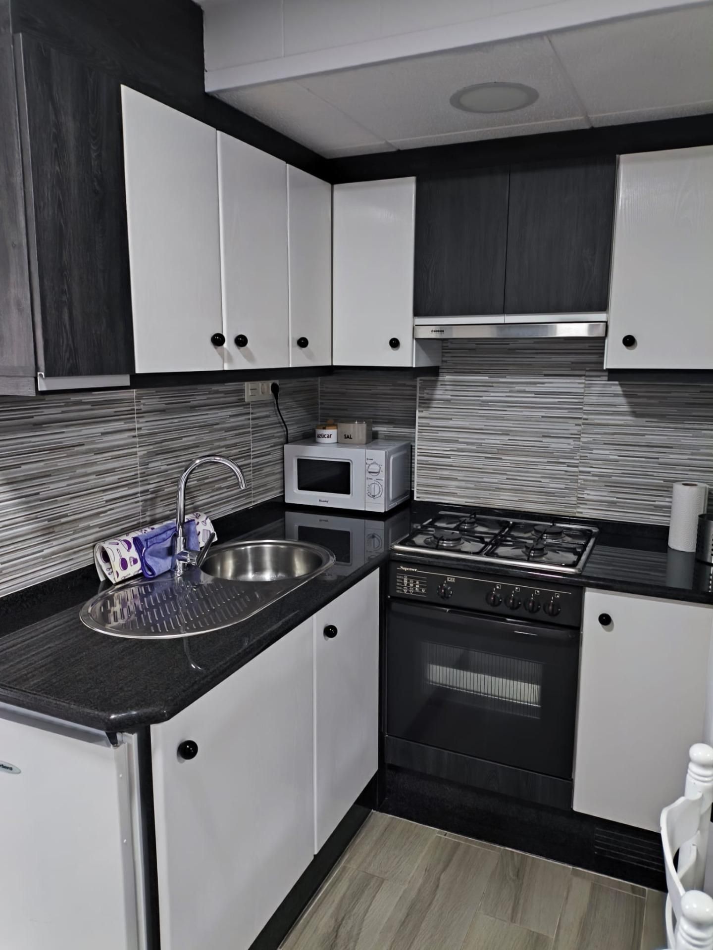 Cuina de Apartament en venda en Laxe amb Traster