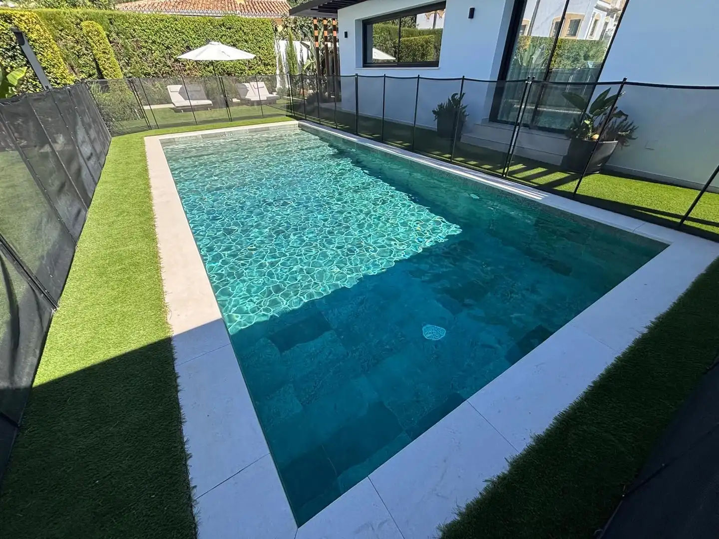 Piscina de Casa o xalet en venda en Benalmádena amb Aire condicionat, Jardí privat i Terrassa