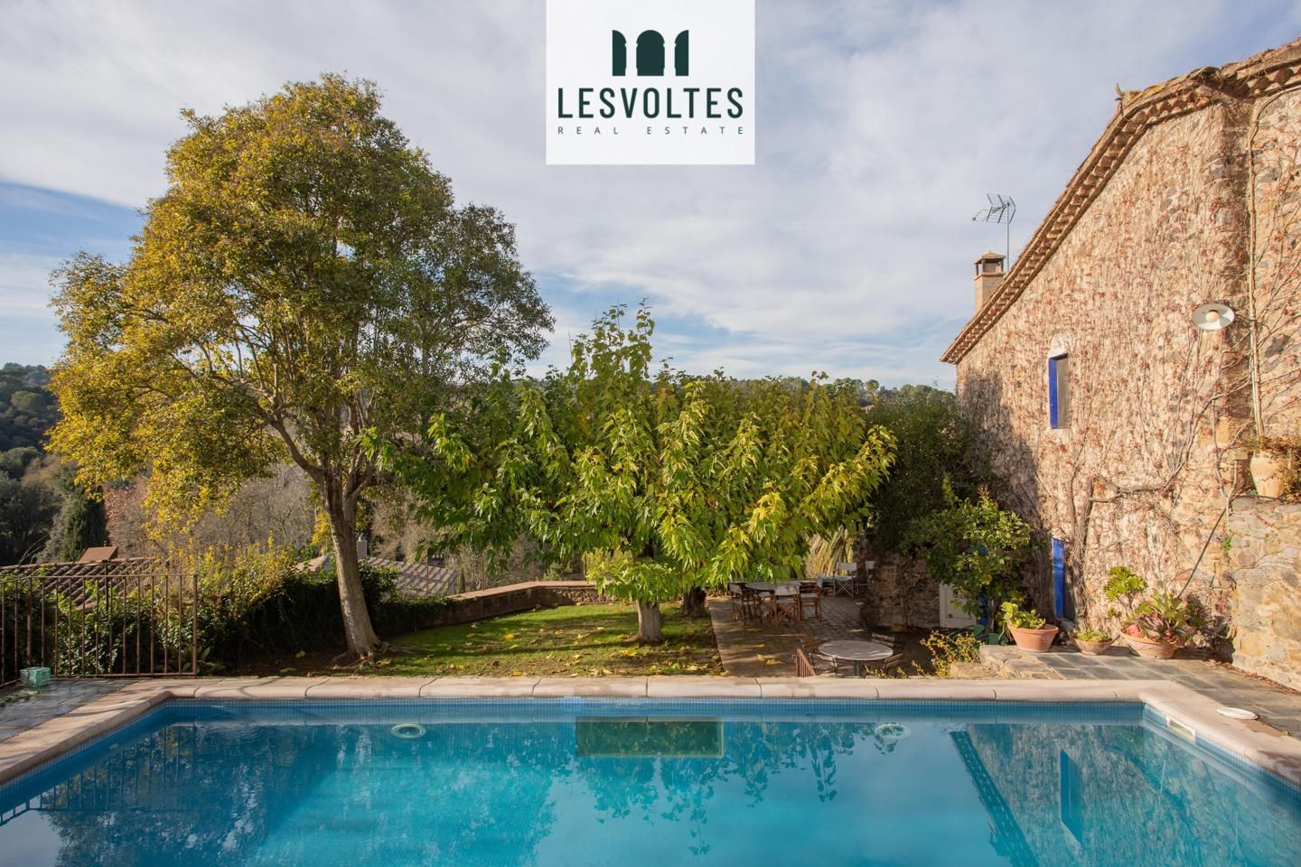 Vista exterior de Casa o xalet en venda en Foixà amb Aire condicionat, Jardí privat i Terrassa