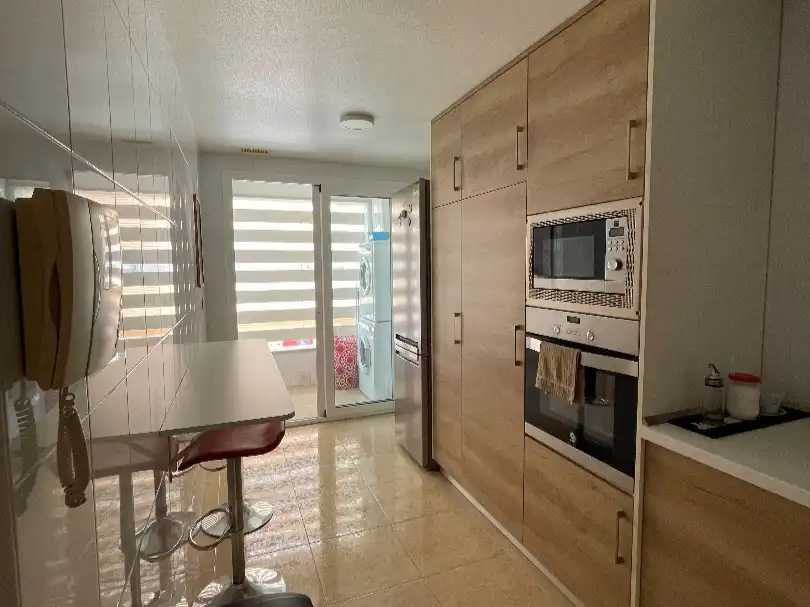 Cuina de Apartament per a compartir en Murcia amb Aire condicionat, Calefacció i Moblat