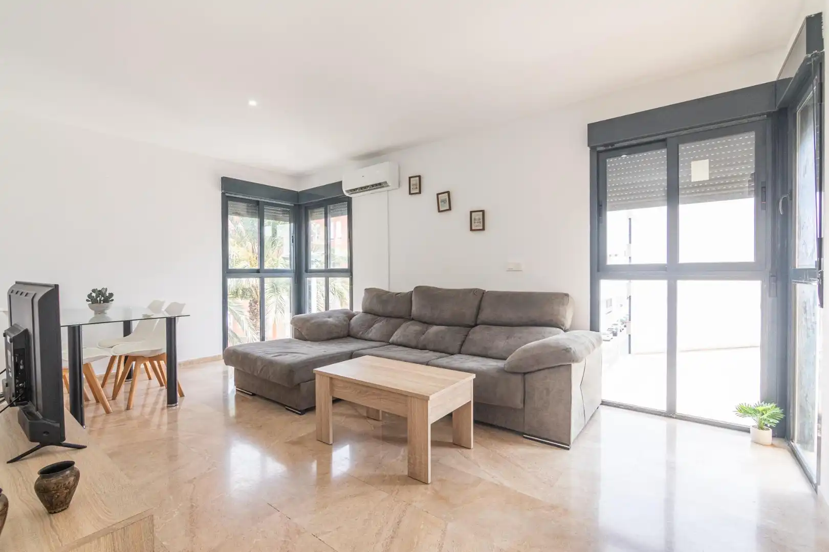 Living room of Flat for sale in Elche / Elx  with Furnished