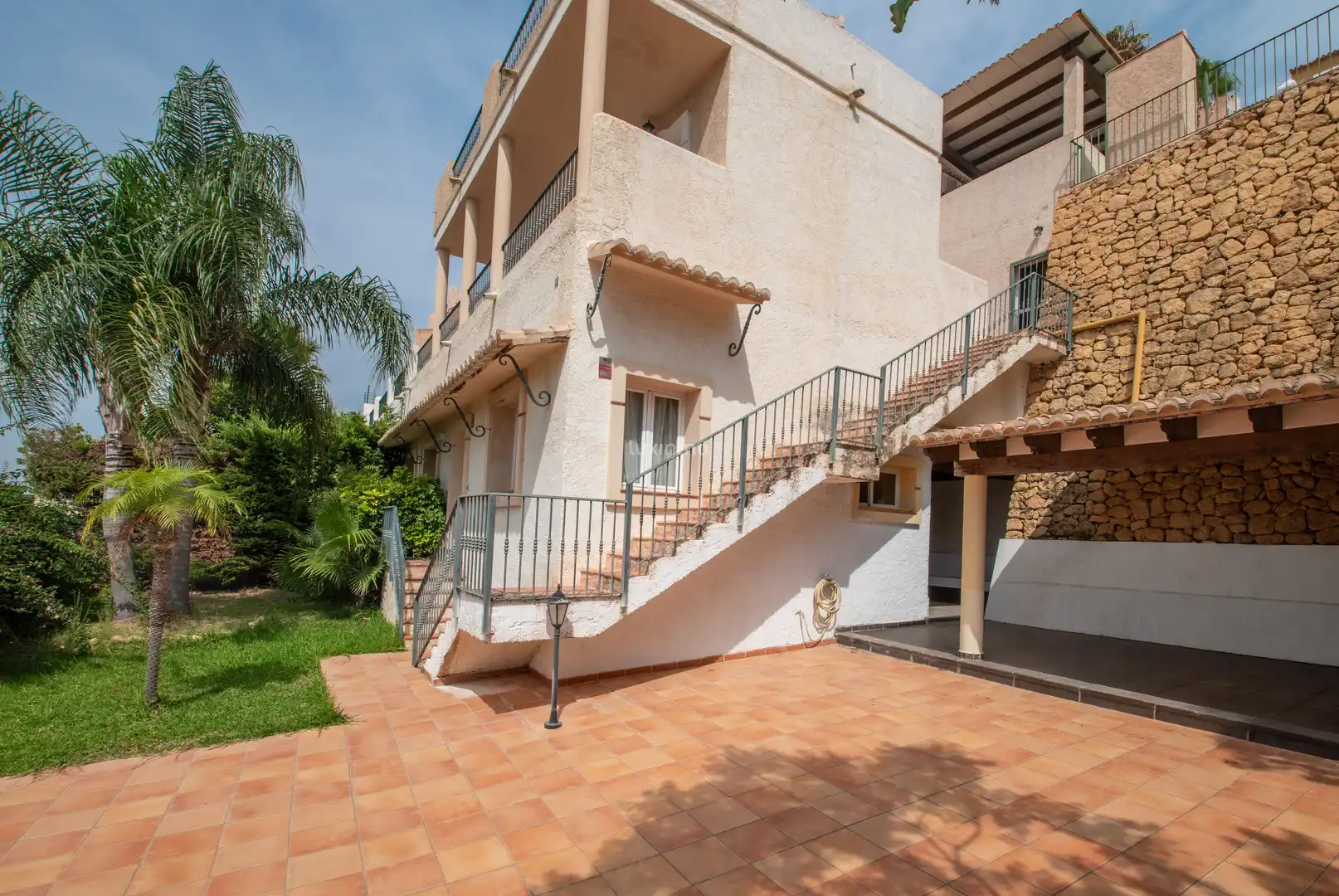 Außenansicht von Einfamilien-Reihenhaus zum Verkauf in Altea mit Klimaanlage, Privatgarten und Terrasse