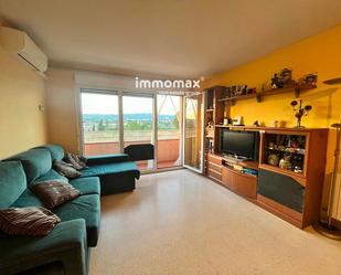 Living room of Flat for sale in Vilanova i la Geltrú  with Air Conditioner, Heating and Terrace