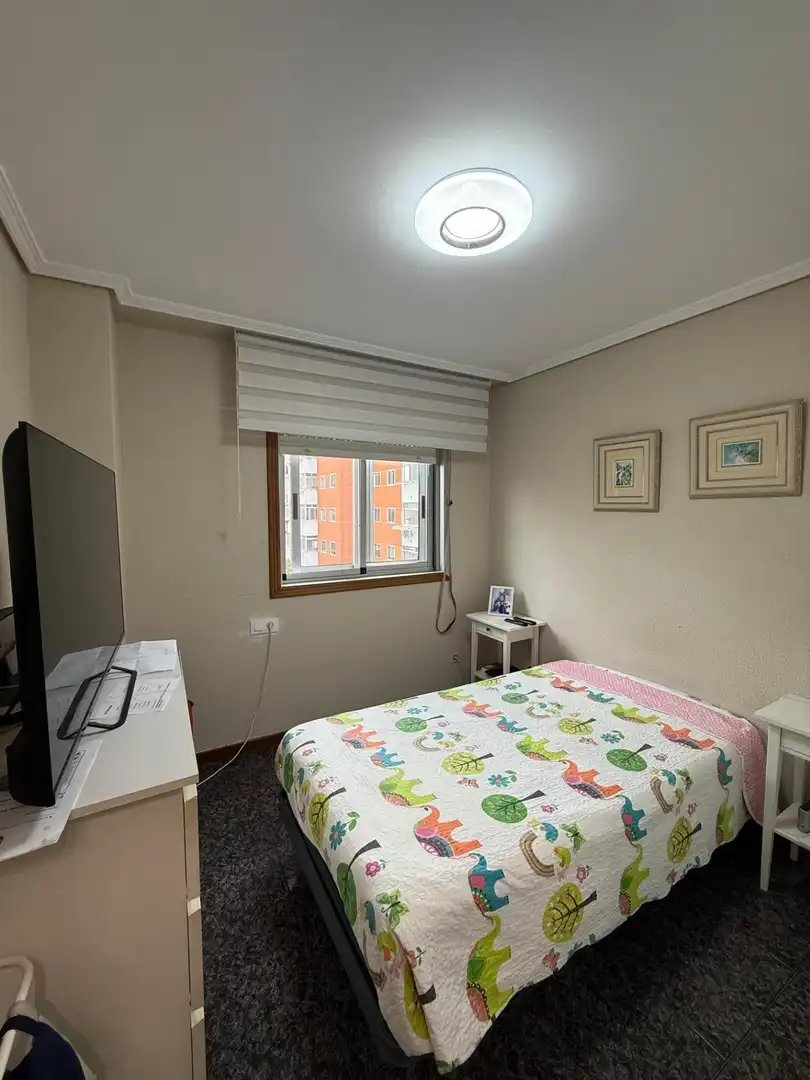 Bedroom of Flat for sale in Teis