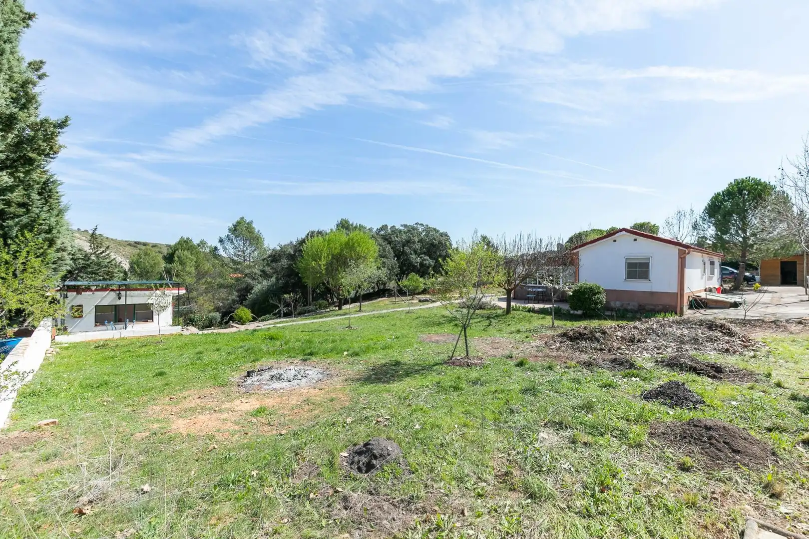 Houses for sale in Almoguera  with Air Conditioner, Heating and Private garden