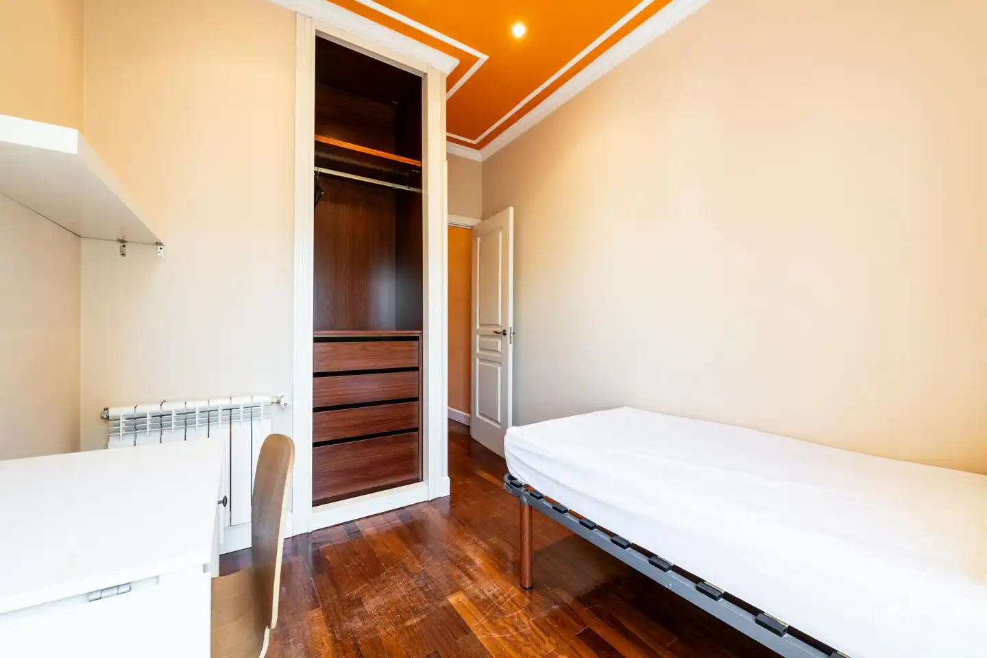 Dormitori de Pis de lloguer en Madrid amb Aire condicionat, Calefacció i Parquet