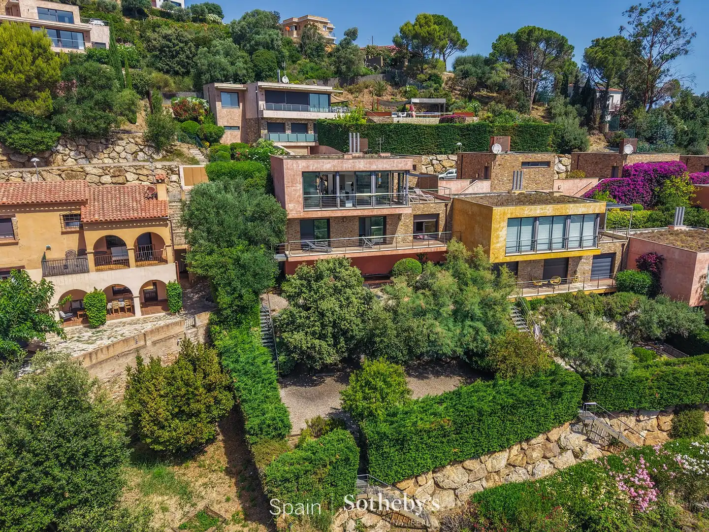 Vista exterior de Casa adosada en venda en Begur amb Aire condicionat, Jardí privat i Terrassa