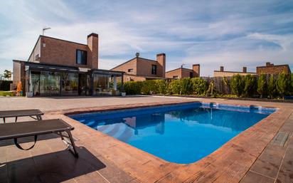 Swimming pool of House or chalet for sale in Meco  with Private garden, Terrace and Swimming Pool