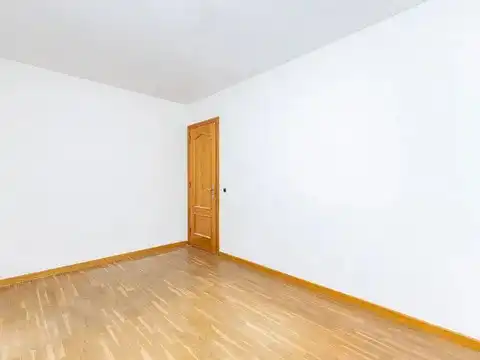 Flat with lift for sale in Carrer d'Ogassa, imagen 14