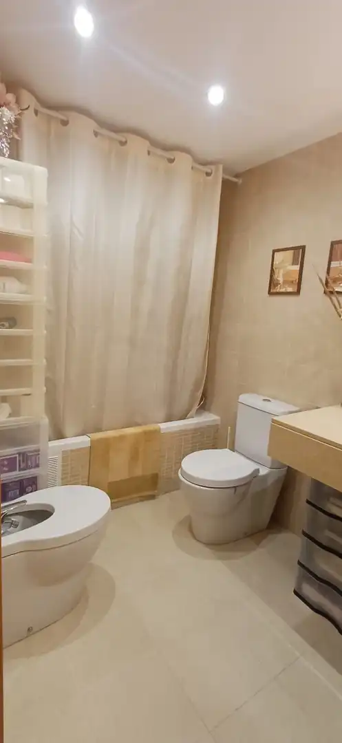 Bathroom of Flat for sale in Lleida  with Air Conditioner, Heating and Storage room