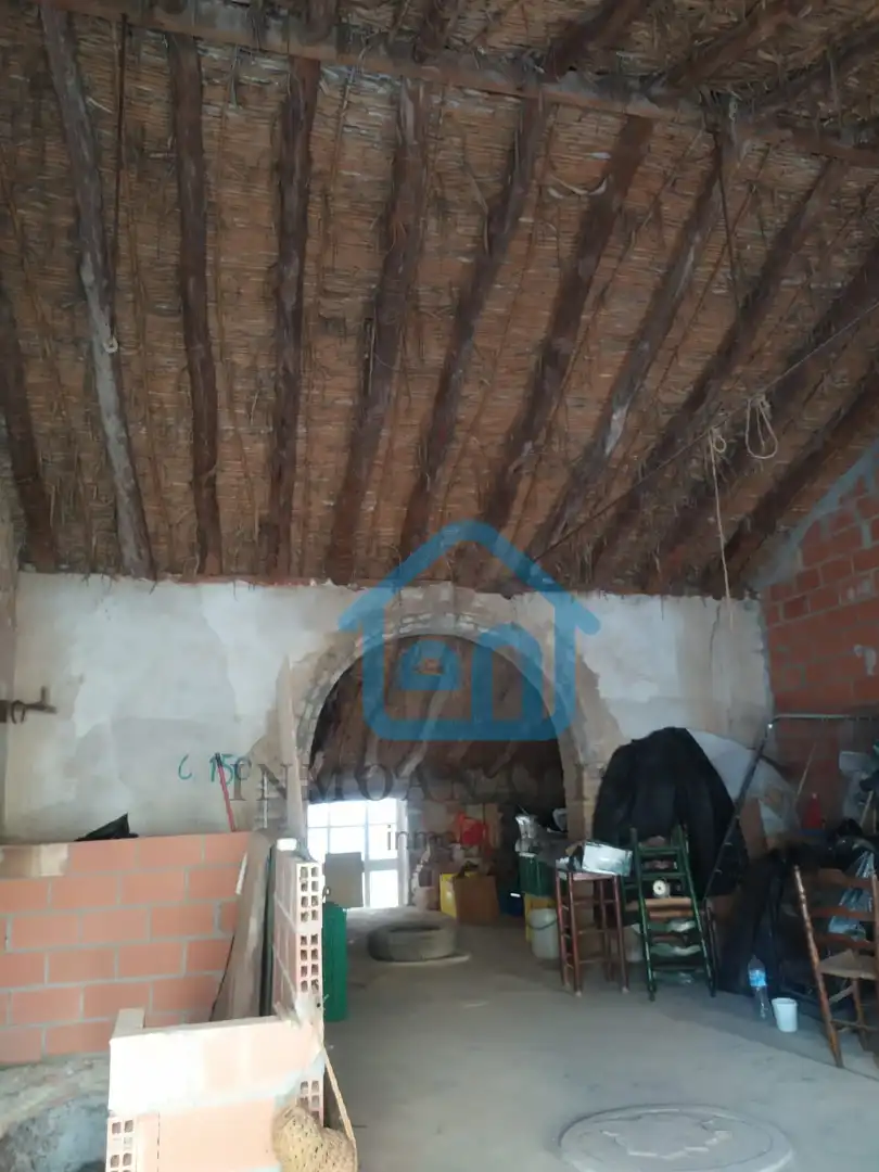 Country homes for sale in Requena