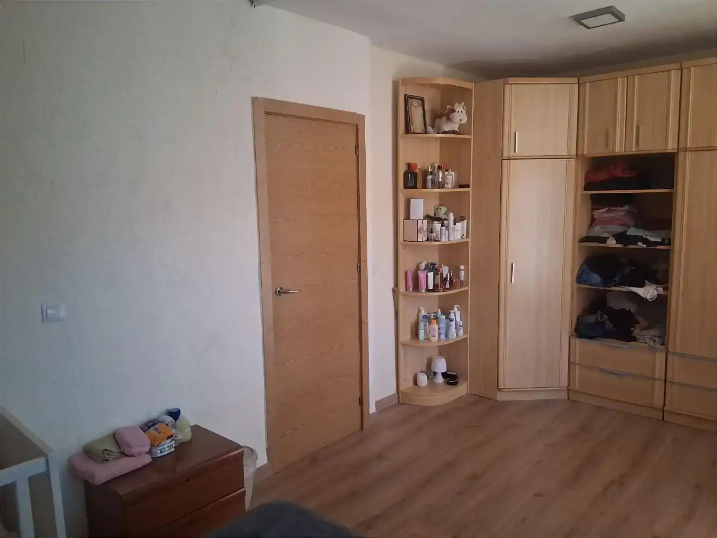 Dormitori de Casa o xalet en venda en Algueña amb Aire condicionat i Balcó