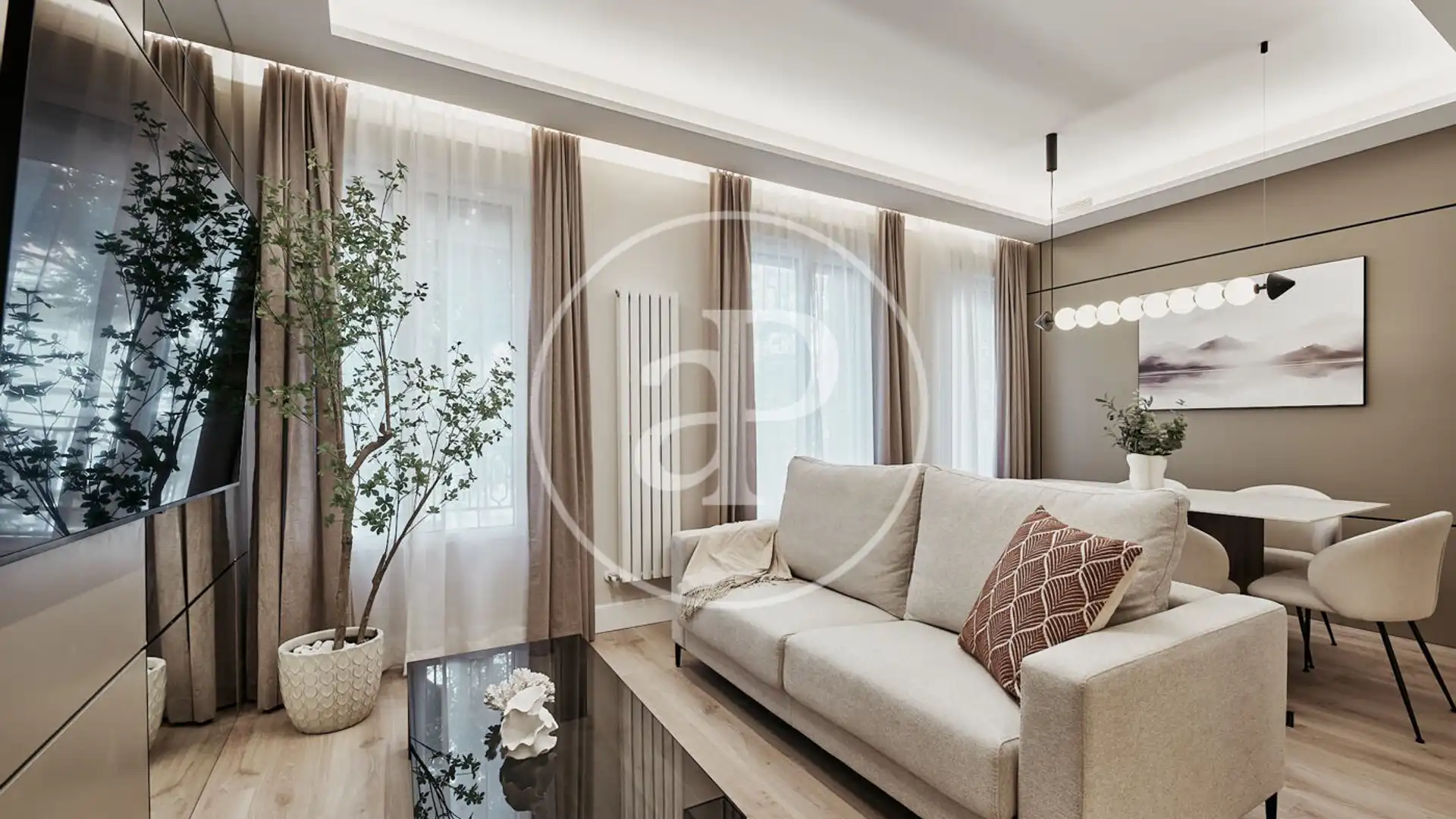 Sala d'estar de Pis en venda en  Madrid Capital amb Aire condicionat, Calefacció i Moblat