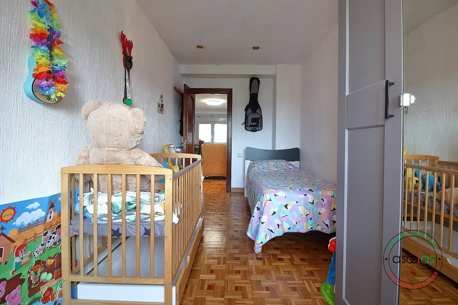 Dormitori de Pis en venda en Gijón  amb Calefacció i Parquet