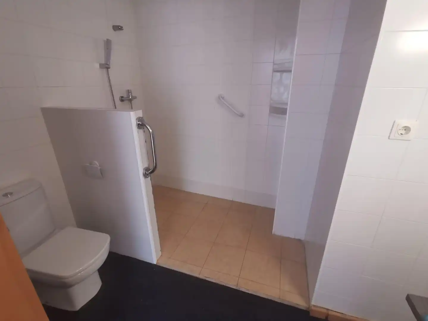 Bathroom of Flat for sale in Manresa  with Heating and Parquet flooring