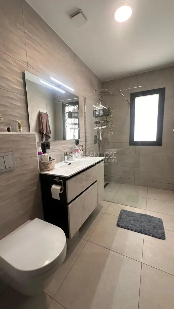 Bany de Casa o xalet de lloguer en Aspe amb Aire condicionat, Calefacció i Jardí privat