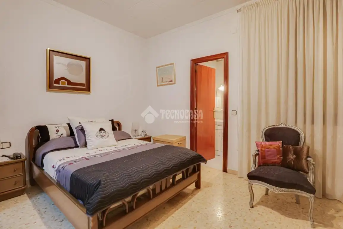 Schlafzimmer von Einfamilien-Reihenhaus zum Verkauf in Montcada i Reixac mit Heizung, Terrasse und Balkon
