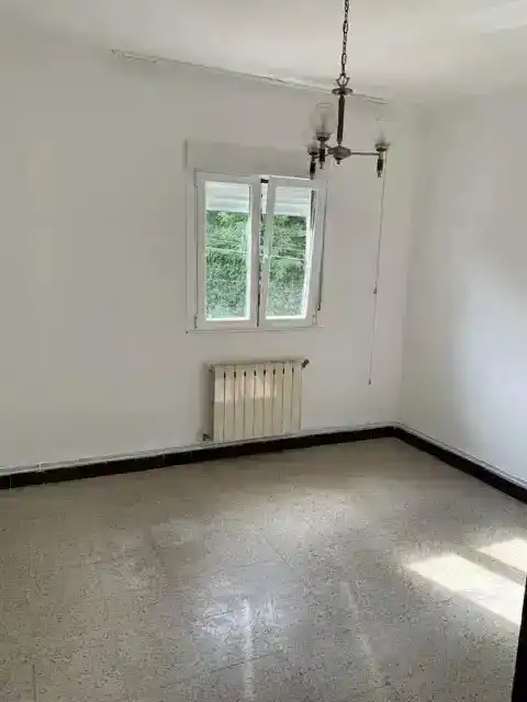 Dormitori de Casa o xalet en venda en Pontevedra Capital  amb Calefacció, Jardí privat i Traster
