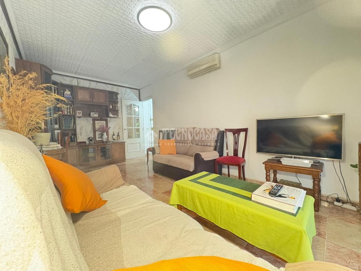 Flat for sale in Juan de la Cierva