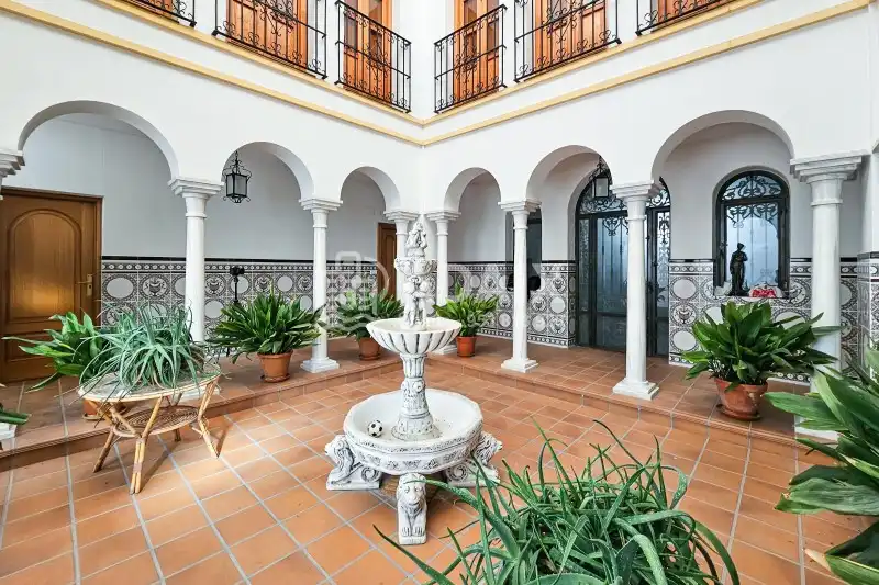 Haus oder Chalet zum Verkauf in Úbeda mit Terrasse, Abstellraum und Balkon